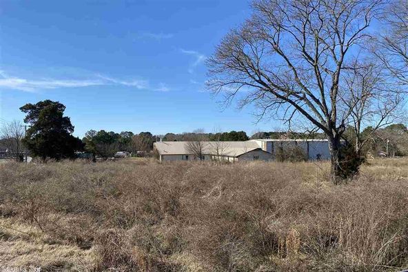 2350 E Oak St, Conway, AR 72032